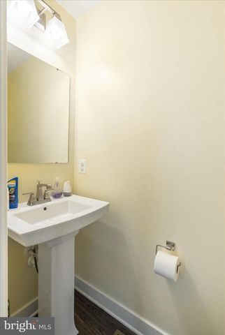 6239 ISLINGTON ST, Middle River, MD 21220