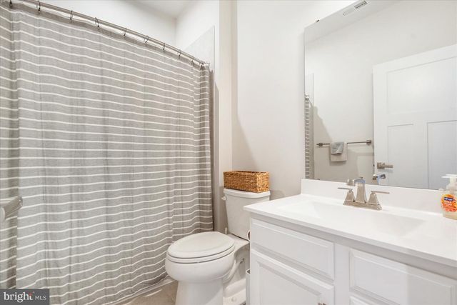 6239 ISLINGTON ST, Middle River, MD 21220