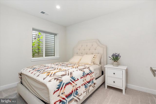 6239 ISLINGTON ST, Middle River, MD 21220