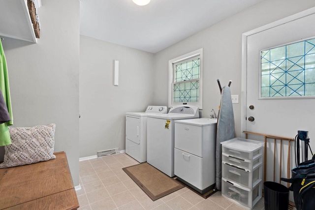 21330 Almesbury COURT, Brookfield, WI 53045