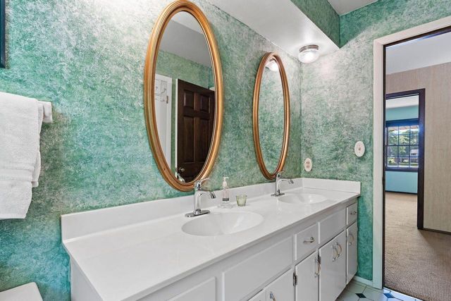 21330 Almesbury COURT, Brookfield, WI 53045