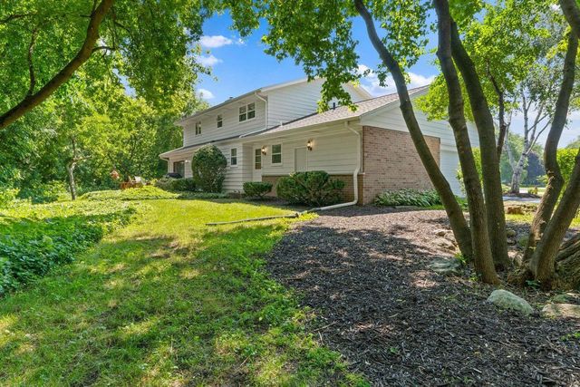 21330 Almesbury COURT, Brookfield, WI 53045