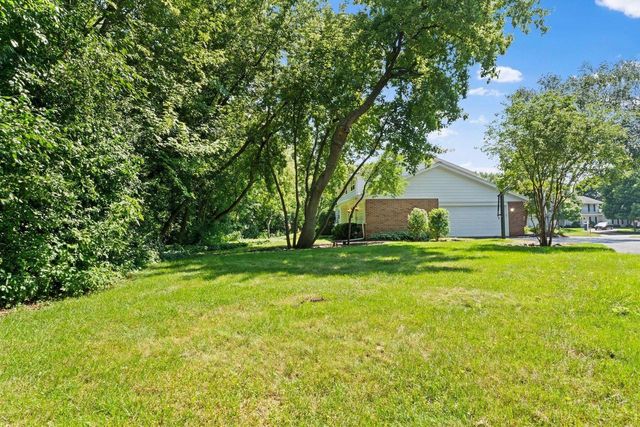 21330 Almesbury COURT, Brookfield, WI 53045
