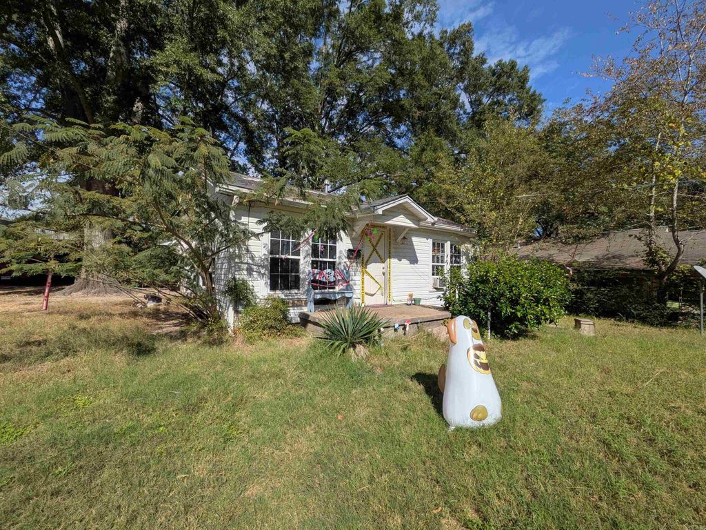 320 North St., Camden, AR 71701