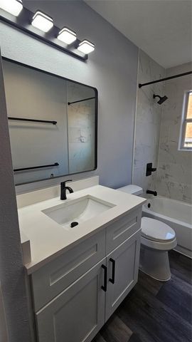 263 Mooring CIR, Lakeway, TX 78734