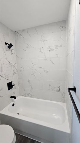 263 Mooring CIR, Lakeway, TX 78734