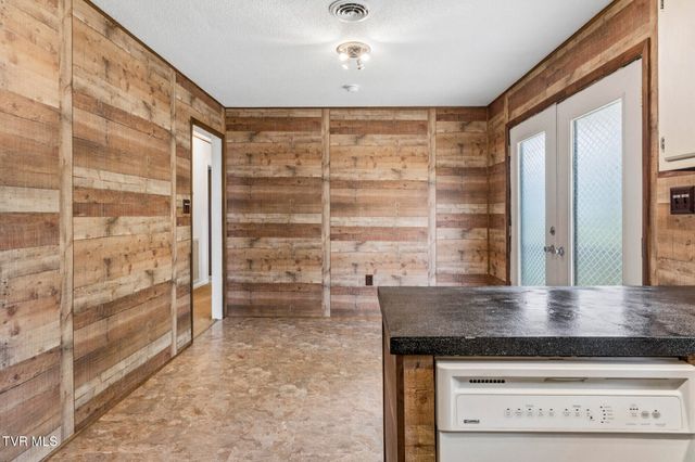 464 Springfield Drive, Bristol, TN 37620