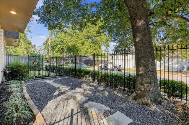 1101 Nadine Street B, Houston, TX 77009
