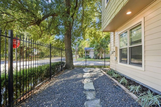 1101 Nadine Street B, Houston, TX 77009