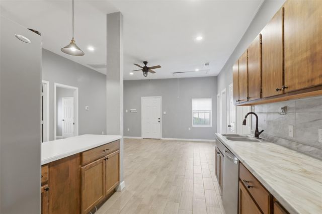 324 Johnson Street B, Pasadena, TX 77506