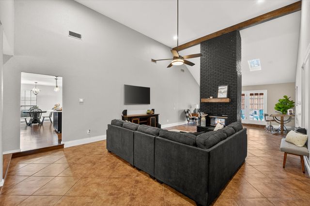 1406 Spyglass Drive, Mansfield, TX 76063