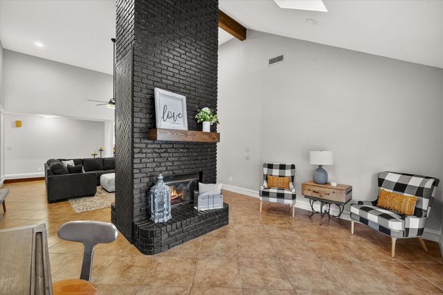 1406 Spyglass Drive, Mansfield, TX 76063