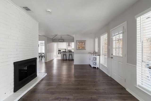 2001 Papeete Drive, Plano, TX 75075