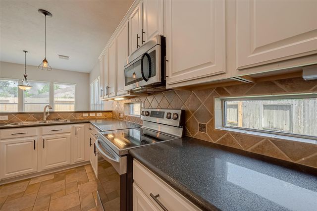 7214 Glenwick Court, Cypress, TX 77433