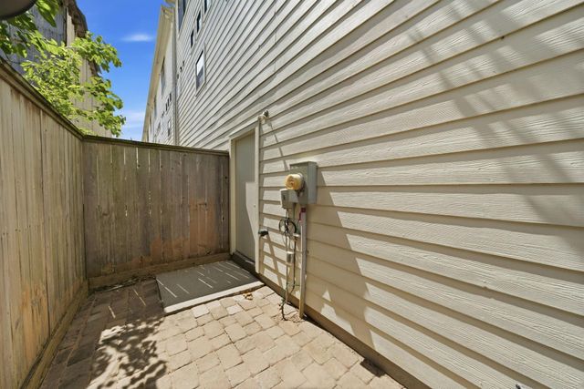 8710 Beverlyhill Street 302, Houston, TX 77063