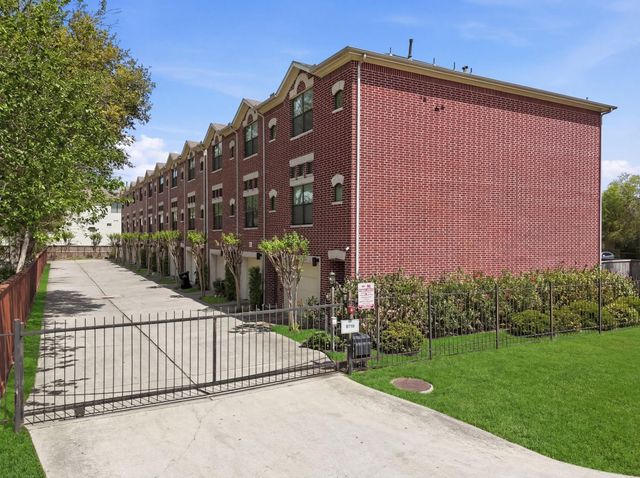 8710 Beverlyhill Street 302, Houston, TX 77063