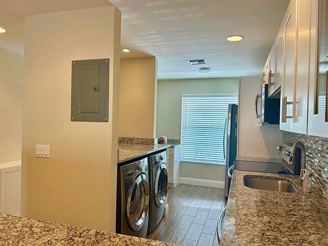 2811 SW 15th Street, Delray Beach, FL 33445
