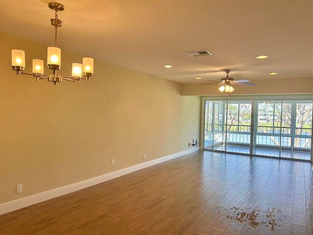2811 SW 15th Street, Delray Beach, FL 33445