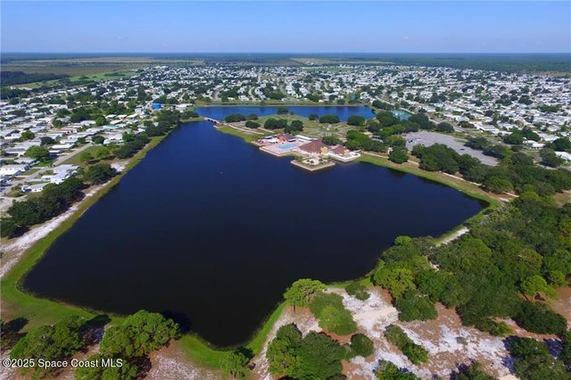 467 Egret Circle, Barefoot Bay, FL 32976