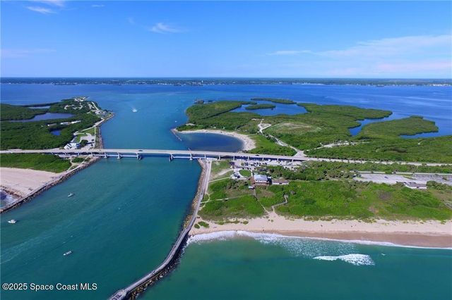 467 Egret Circle, Barefoot Bay, FL 32976