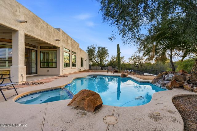 11597 N Meadow Sage Drive, Tucson, AZ 85737