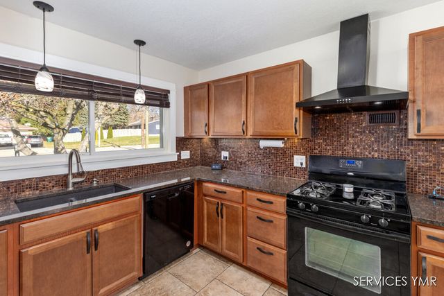 1720 Rondo Street SE, Kentwood, MI 49508