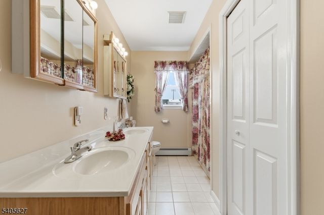 90 Coolidge Ave, Carteret Boro, NJ 07008