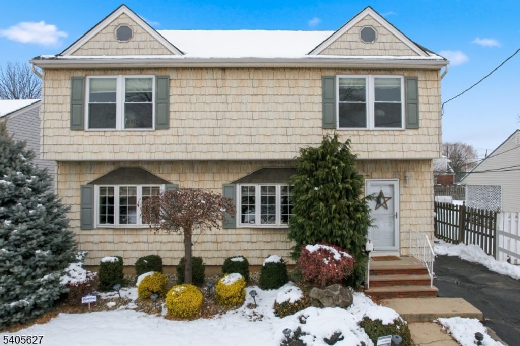 90 Coolidge Ave, Carteret Boro, NJ 07008