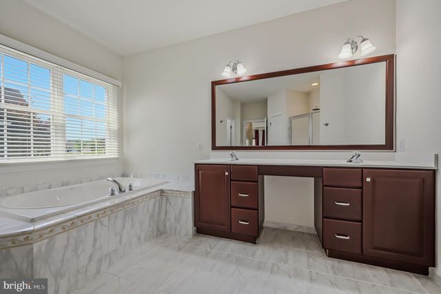 723 PARKMAN DR, Bear, DE 19701