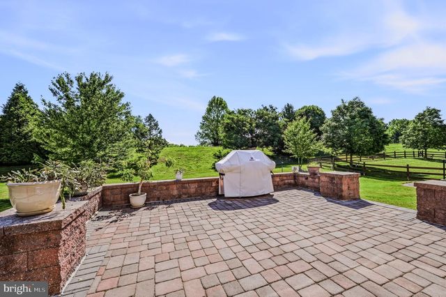 723 PARKMAN DR, Bear, DE 19701