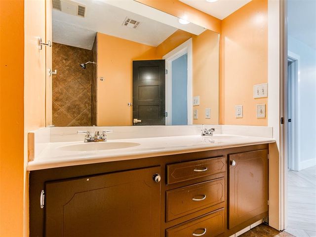 2621 NW 59th Street, Oklahoma City, OK 73112