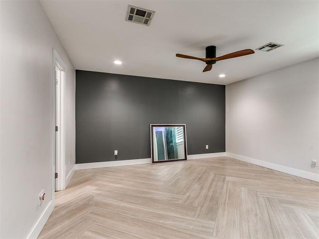 2621 NW 59th Street, Oklahoma City, OK 73112