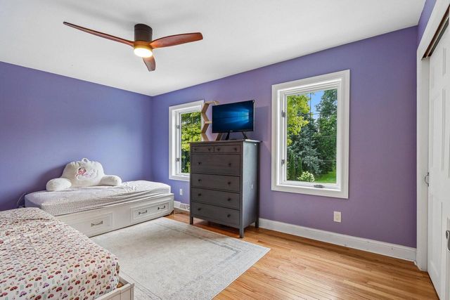 165 Hickory DRIVE, Delafield, WI 53018