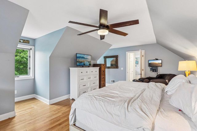 165 Hickory DRIVE, Delafield, WI 53018