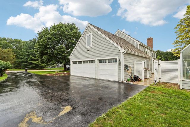 165 Hickory DRIVE, Delafield, WI 53018