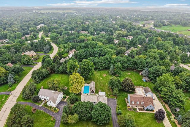 165 Hickory DRIVE, Delafield, WI 53018