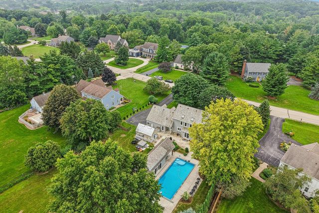 165 Hickory DRIVE, Delafield, WI 53018