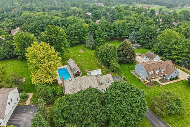 165 Hickory DRIVE, Delafield, WI 53018