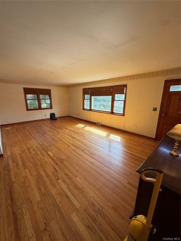 20 Hutchinson Road, Carmel, NY 10512