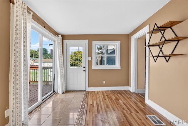 5325 Quincy Street, St Louis, MO 63109