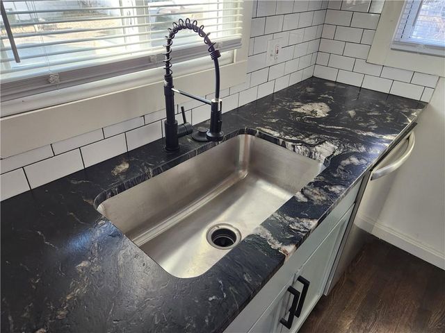 4412 N Jackson Avenue, Kansas City, MO 64117