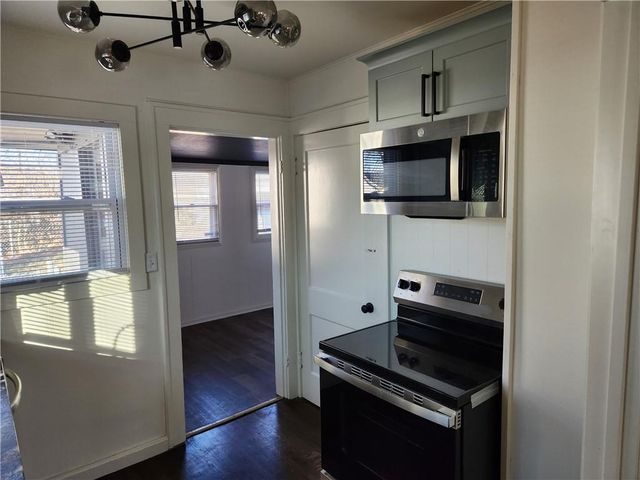 4412 N Jackson Avenue, Kansas City, MO 64117