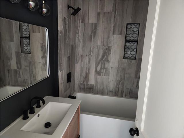 4412 N Jackson Avenue, Kansas City, MO 64117