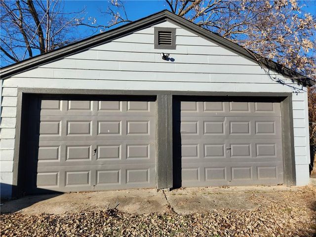 4412 N Jackson Avenue, Kansas City, MO 64117