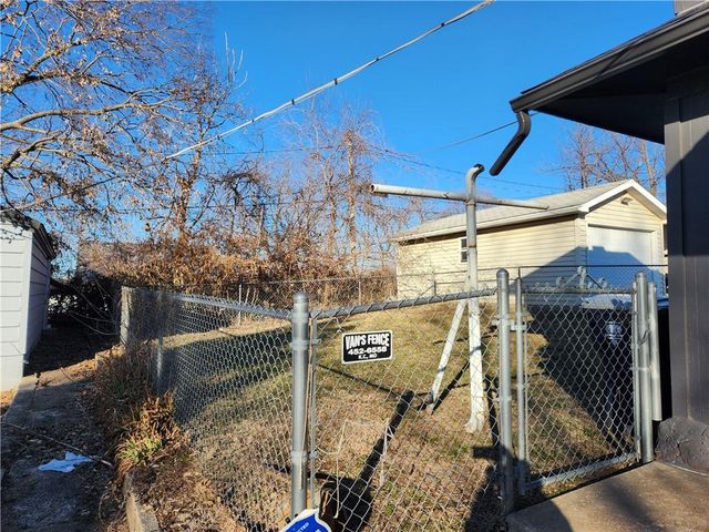 4412 N Jackson Avenue, Kansas City, MO 64117