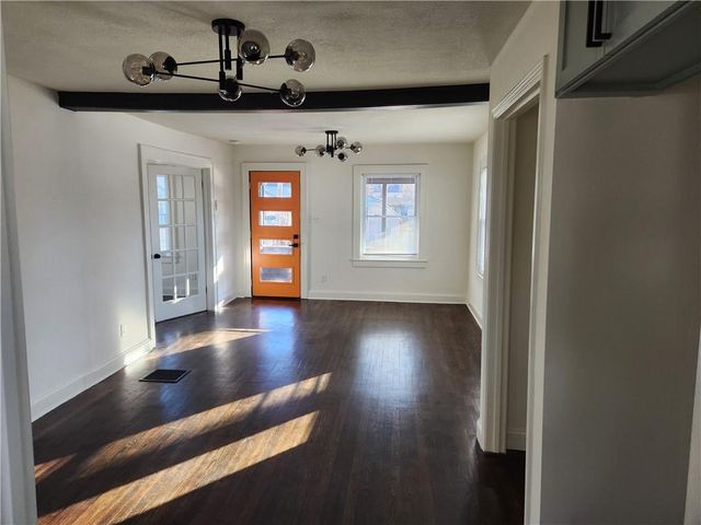 4412 N Jackson Avenue, Kansas City, MO 64117