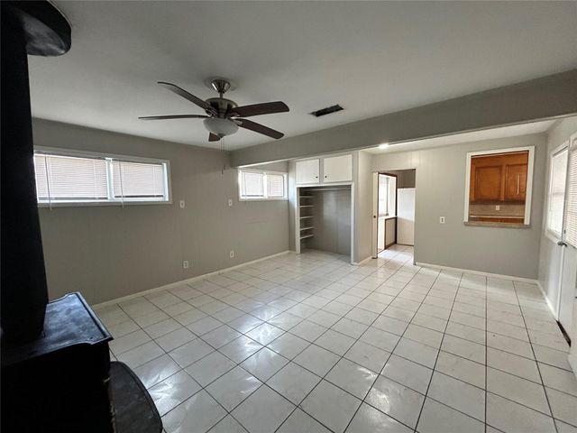 914 Elton Street, Houston, TX 77034