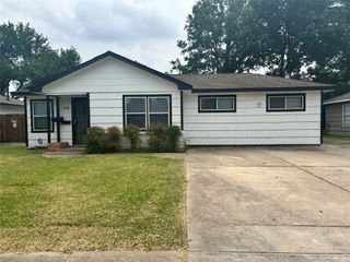 914 Elton Street, Houston, TX 77034