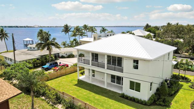 1013 NE Orange Avenue, Jensen Beach, FL 34957