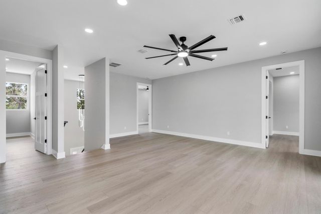 1013 NE Orange Avenue, Jensen Beach, FL 34957